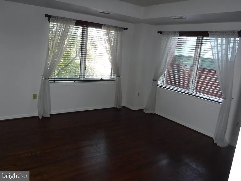 545 E Braddock Rd #101 — Photo 14