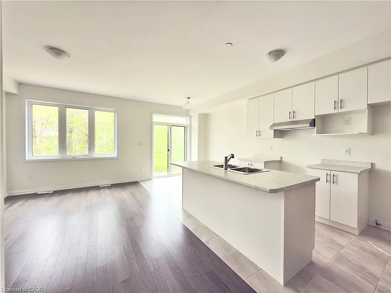 299 Starlight Ave — Photo 6