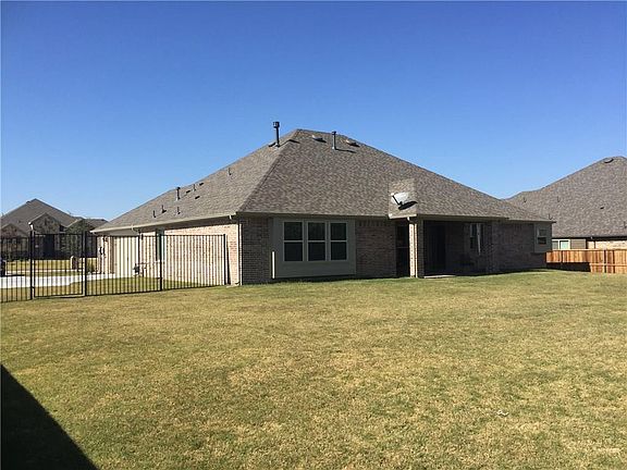 2nd image of 2213 Nuehoff Dr