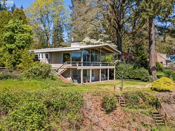 3730 Upper Dr, Lake Oswego, OR 97035
