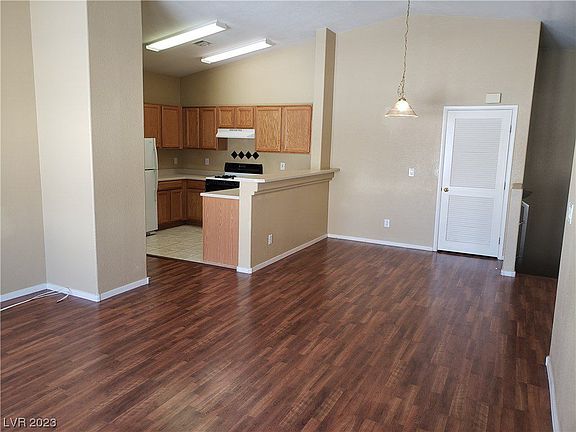 3rd image of 2577 Land Rush Dr
