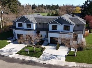3513 Henderson Rd #1, Oak Bay, BC V8R 3K5