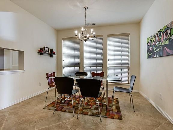 5th image of 104 Westminster Dr
