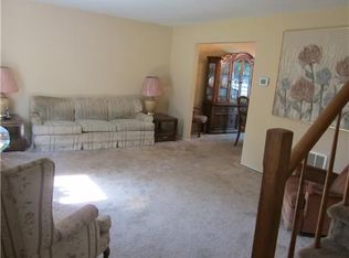 88 Sand Hills Rd, Kendall Park, NJ 08824