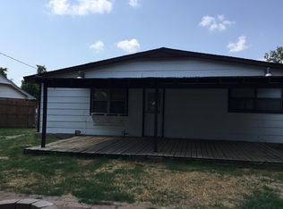 916 SW 1st St, Moore, OK 73160