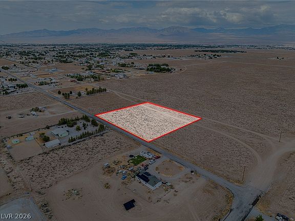 2nd image of 1901 Windy Ln