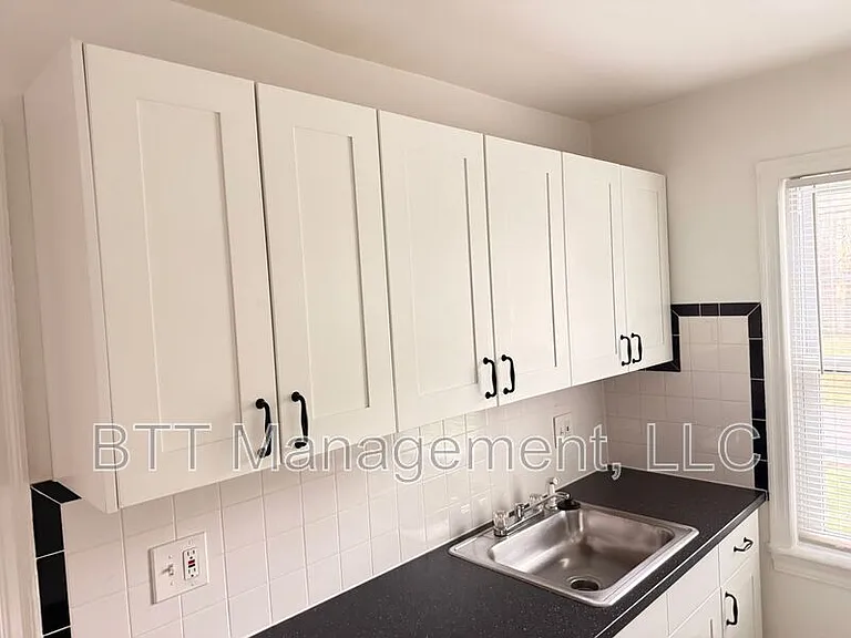 8401 Greenwood Ave #3 — Photo 76