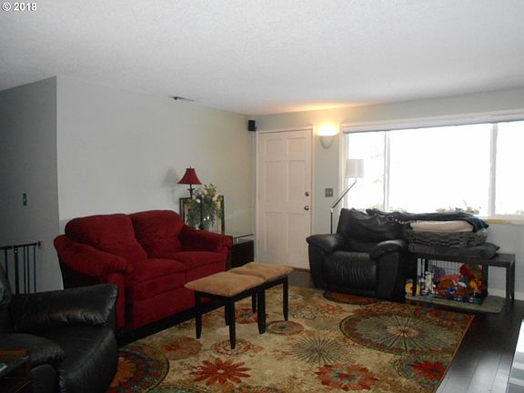 4th image of 10707 NE 67th St