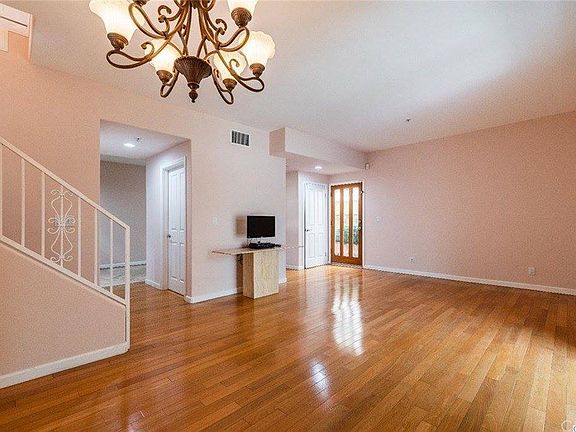 5th image of 2315 Mira Vista Ave Unit 106