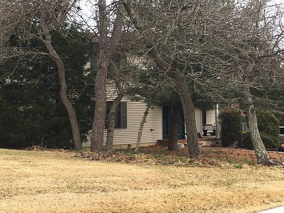 3rd image of 746 Dunedin St