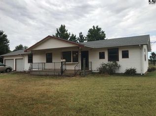 1112 W Hoover Ave, Kingman, KS 67068