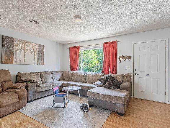 3rd image of 103 Circle Dr