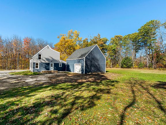 4th image of 553 N Parish Road