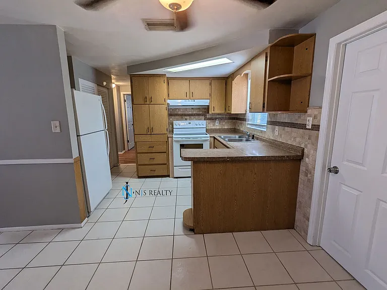 3544 Harvard Dr — Photo 5