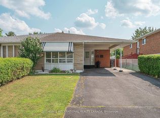 3352 Queen Frederica Dr, Mississauga, ON L4Y 3B2