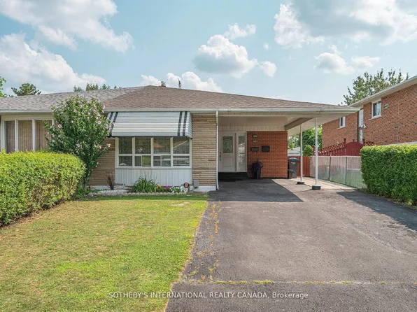 3352 Queen Frederica Dr, Mississauga, ON L4Y 3B2