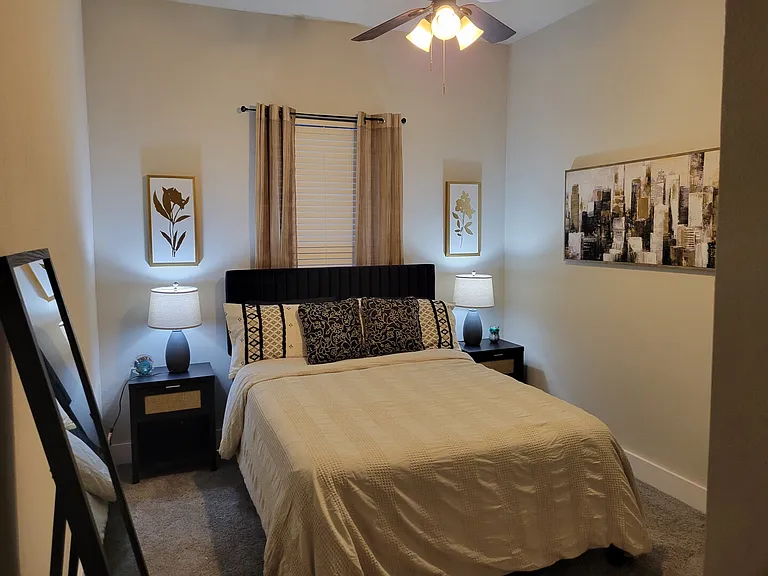 Pecan Grv — Photo 14