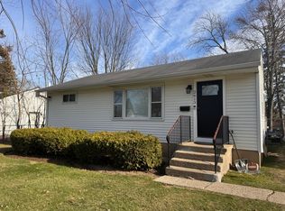 2613 Illini Rd, Waukegan, IL 60087