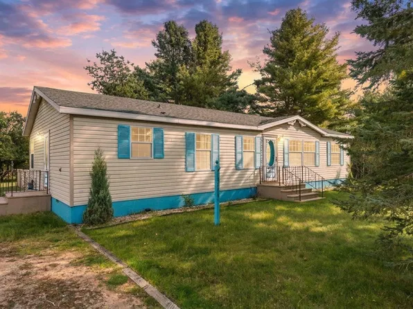 1011 S 30th St, Escanaba, MI 49829