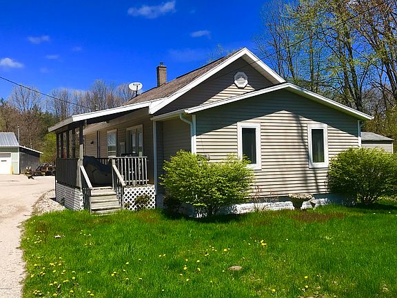 3rd image of 2756 E Laketon Ave