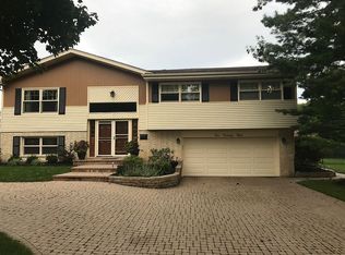1029 S Mitchell Ave, Arlington Heights, IL 60005