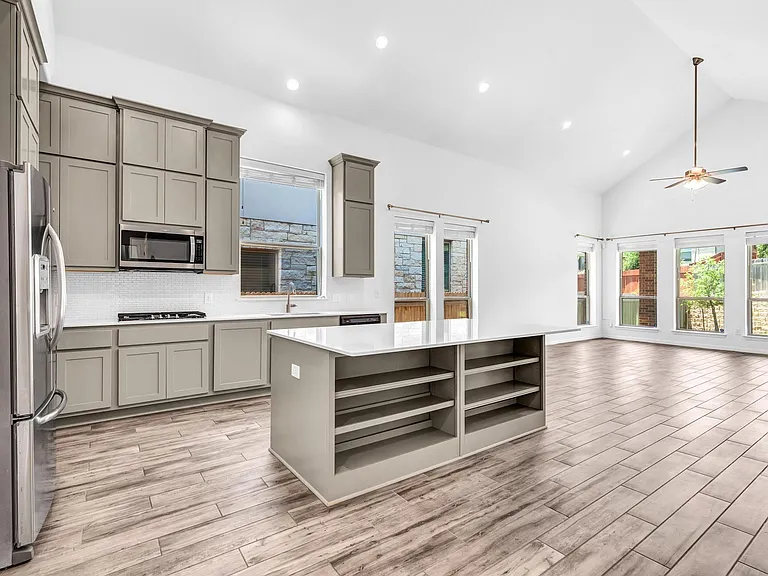 2907 Zelma Dr — Photo 5