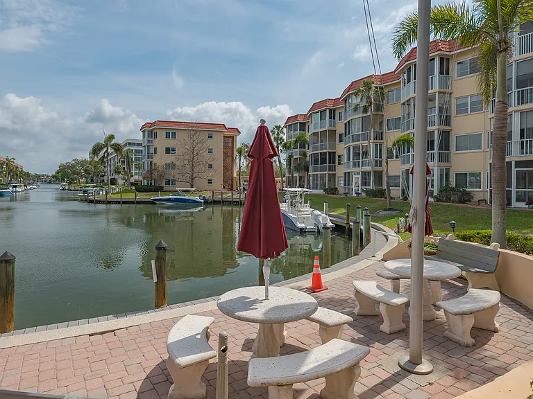 1250 N Portofino Dr #301 — Photo 19
