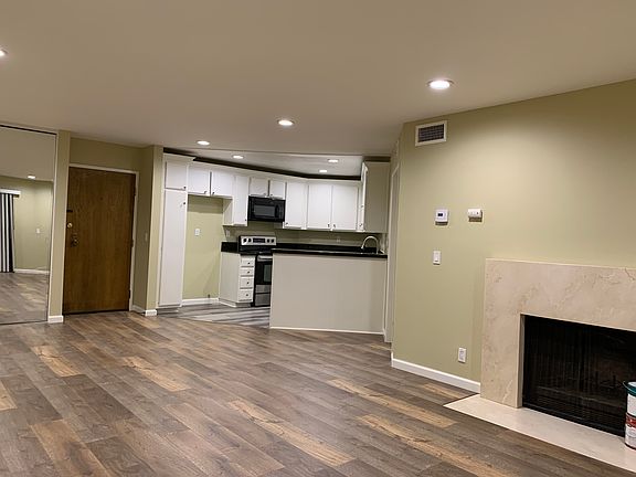 4th image of 4210 Via Arbolada Unit 219