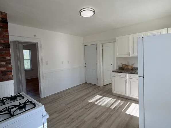 49 Henry St Floor 3, New Britain, CT 06051