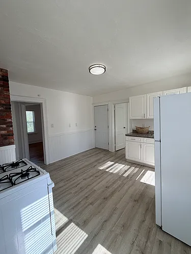 49 Henry St #3 Photo 1