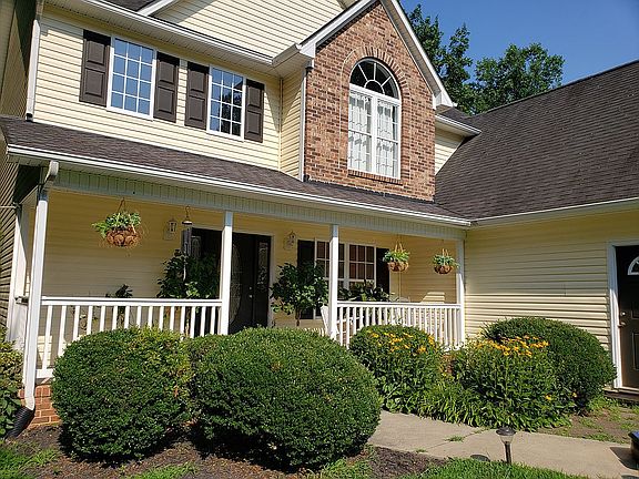 3rd image of 1330 Sherwood Dr