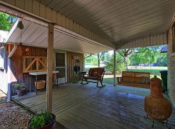 3rd image of 15295 Country Ln