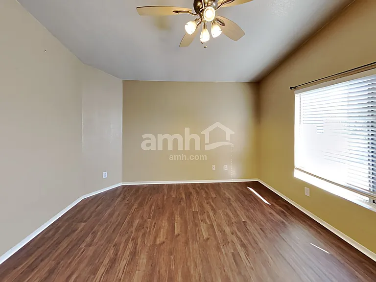 907 N Albert Dr — Photo 13