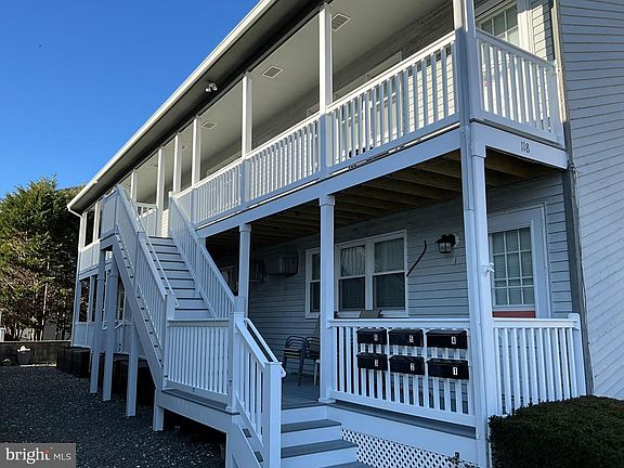 3rd image of 118 38th St APT 6