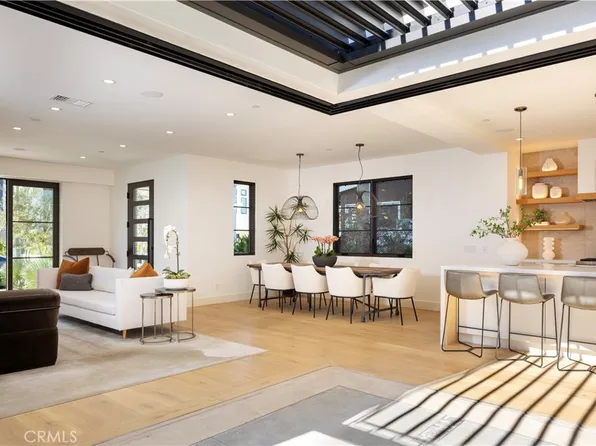 304 Goldenrod Ave, Corona Del Mar, CA 92625