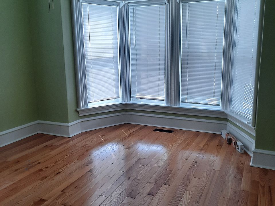 1st image of 31A Kinsley St #A