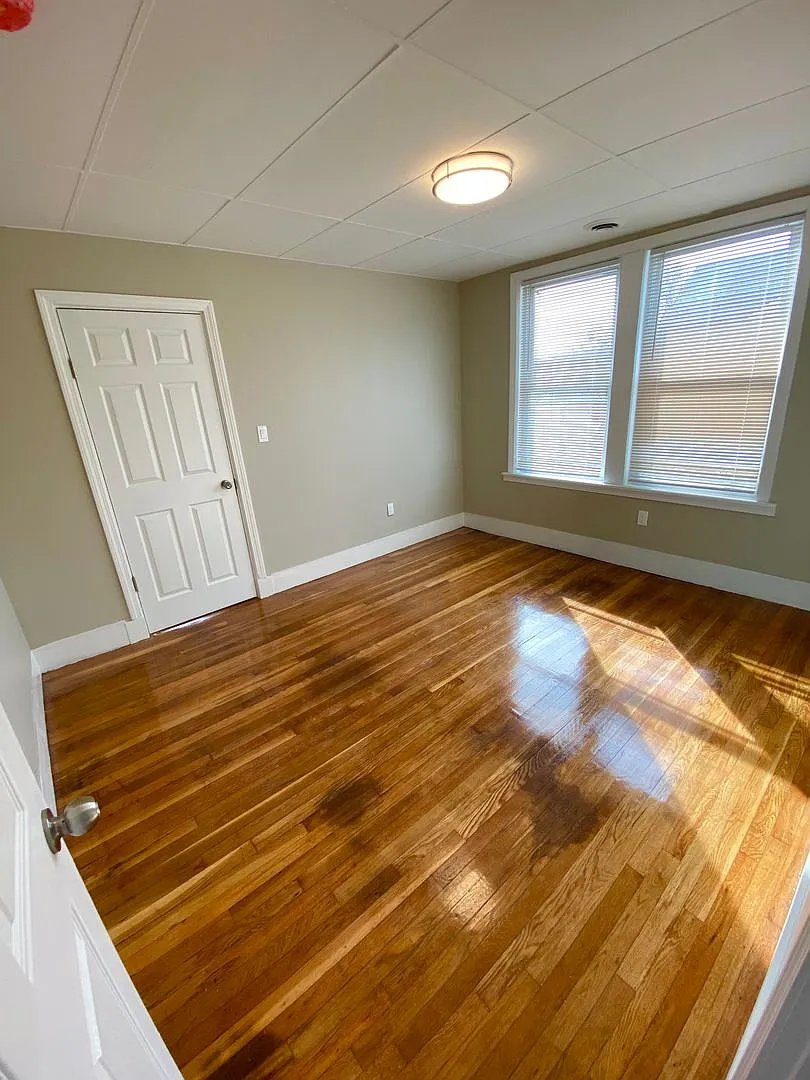 2 Bedroom | 1 Bathroom — Photo 4