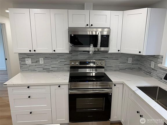 5th image of 19502 2nd Avenue S