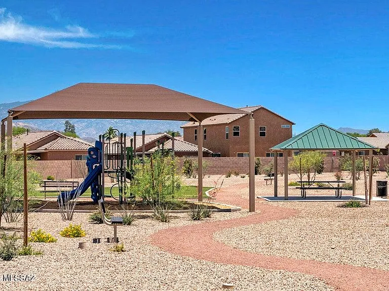 8900 E Pantano Bluff Dr — Photo 2