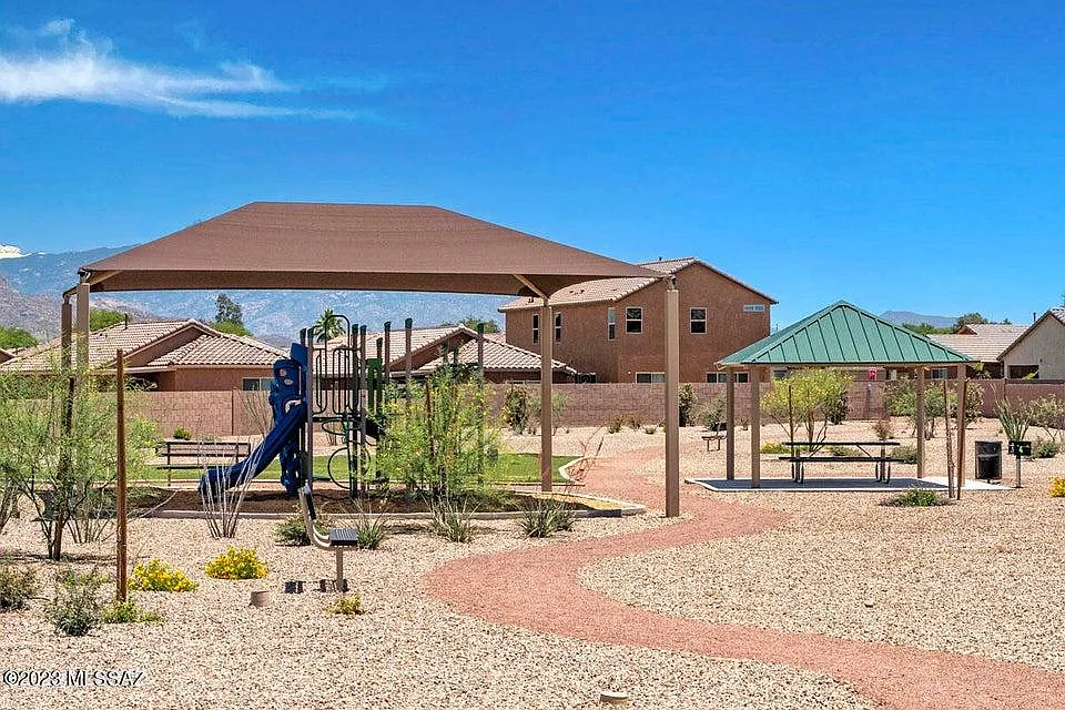 Building Photo - 8900 E Pantano Bluff Dr