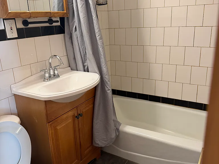 335 Grove St #3 — Photo 9