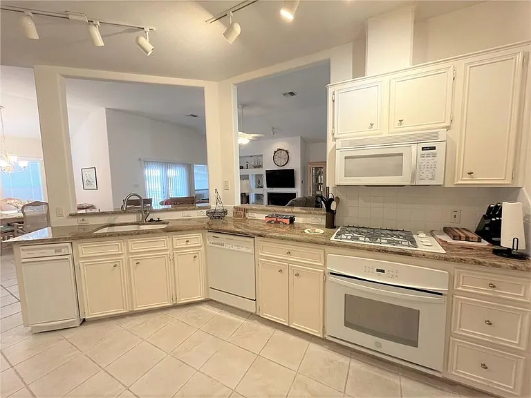 13557 Bullion Ct — Photo 9