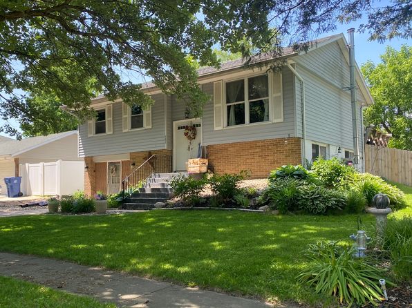 151 Cleveland Cir, Granville, IL 61326