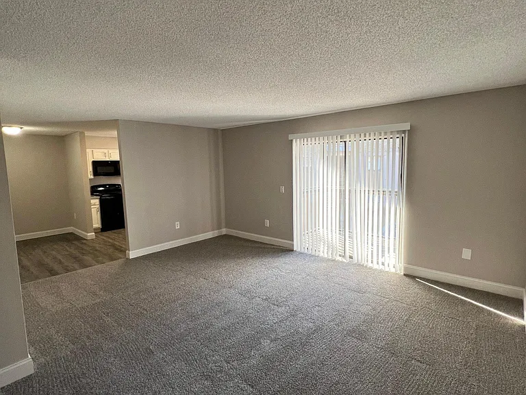 Oakbrook Village Apartments — Photo 64