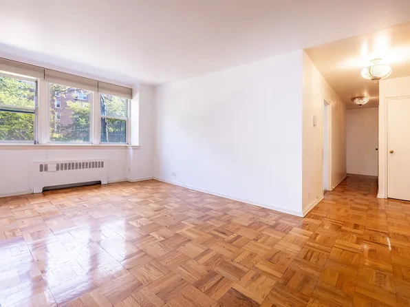 80 Knolls Crescent image 2 of 20