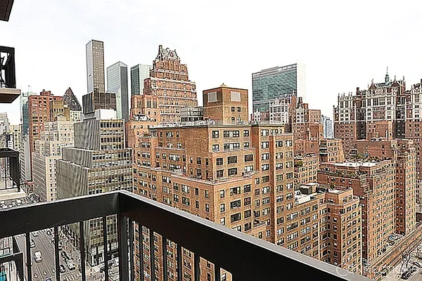 Rented by City Connections Realty | media 10