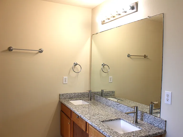 16014 Clayton Green Dr — Photo 14