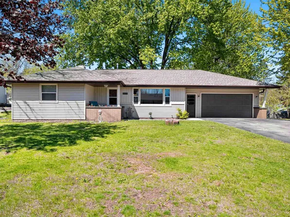 N1579 Ridgeway Dr, Greenville, WI 54942