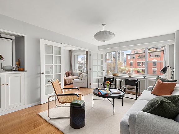 2nd image of 2 Charlton St APT 7J