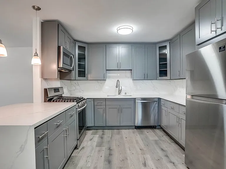 544 Evergreen St — Photo 1